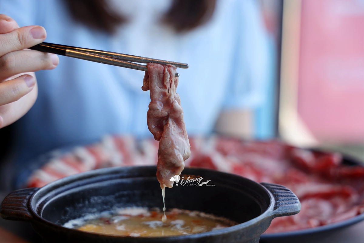 肉多多淡水店 網路溫度計好感度，星等及聲量排行蟬聯兩年第一名 石頭火鍋是台灣人的最愛 肉多多連開直營店50家的特調心法 - ifunny