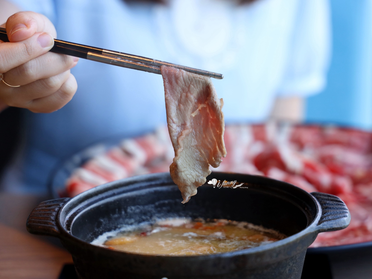 肉多多淡水店 網路溫度計好感度，星等及聲量排行蟬聯兩年第一名 石頭火鍋是台灣人的最愛 肉多多連開直營店50家的特調心法 - ifunny