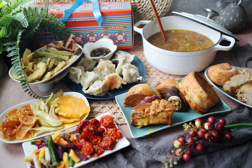 TVBS《食尚玩家》X《圈圈選物》 一日五餐「潮台美食 」早餐、午餐、下午茶、晚餐到宵夜 都幫大家備齊了 - ifunny
